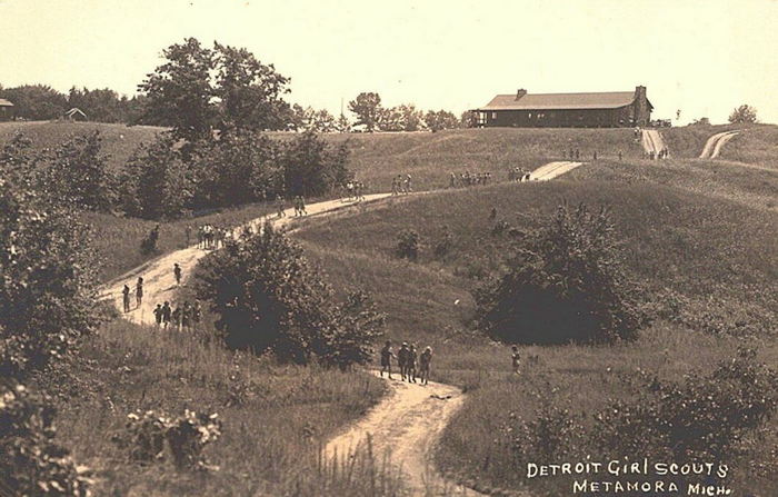 Metamora - Old Postcard (newer photo)